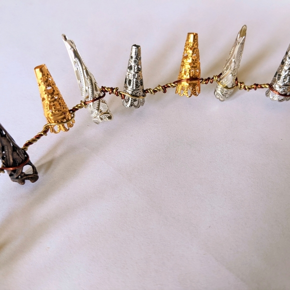 Handmade Spiked Wire Crown with Salvaged Vintage Jewelry Remnant - one of a kind - Picture 4 of 6